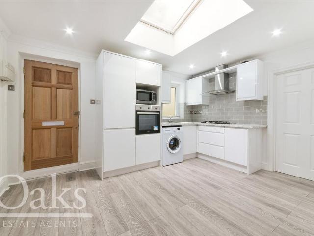 Flat for sale in London Borough of Croydon, Greater London
