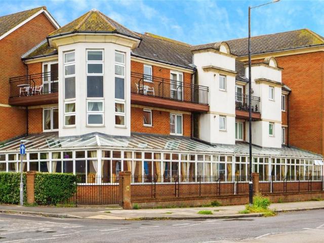 Flat for sale in Cliftonville West, Acol