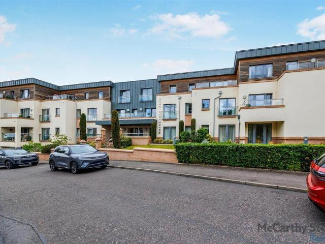 Flat for sale in Baberton, Juniper Green