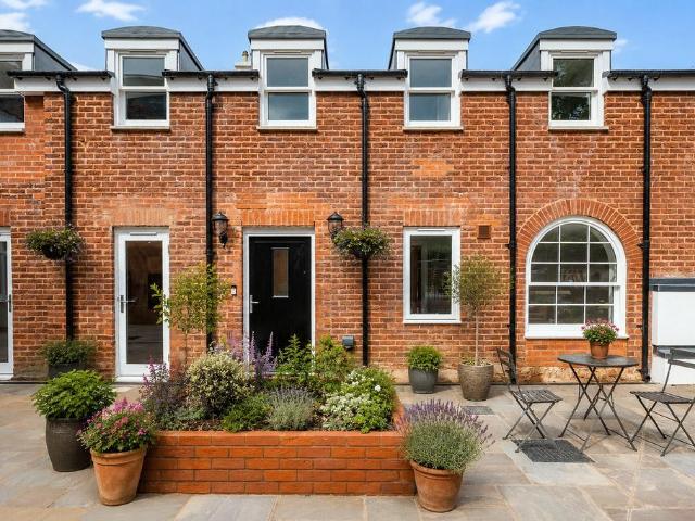Flat for sale in Watergate, Devon