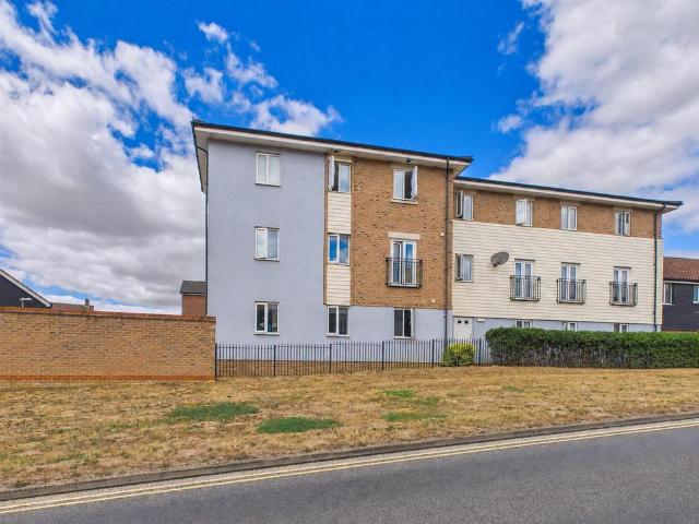 Flat for sale in Burgh St Peter, Norfolk