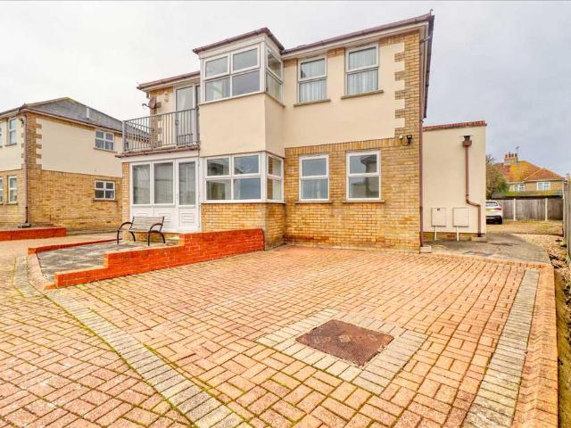 Flat for sale in Walton-on-the-Naze, Tendring