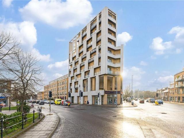 Flat for sale in Arbury, Cambridgeshire