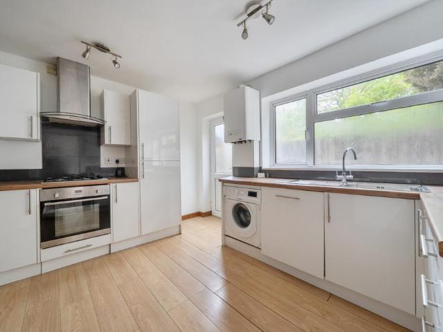 Flat for sale in Highfield, The Slade