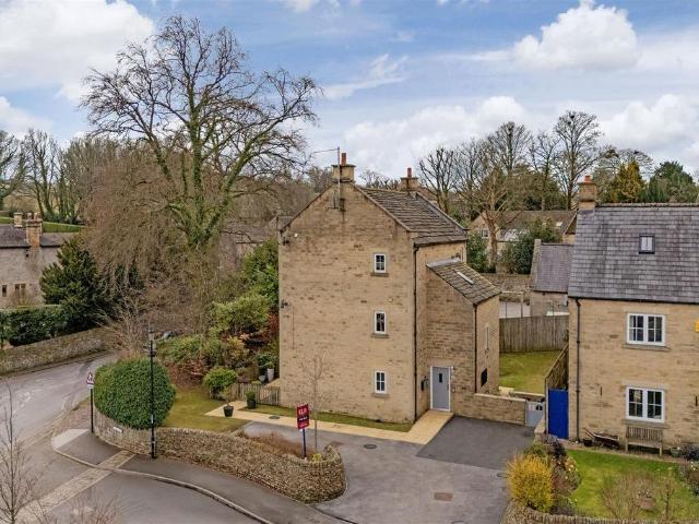Flat for sale in Froggatt, East Midlands