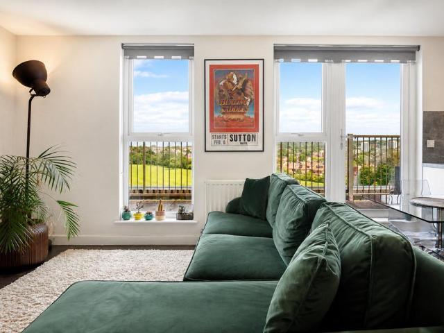 Flat for sale in Brent Cross, Greater London