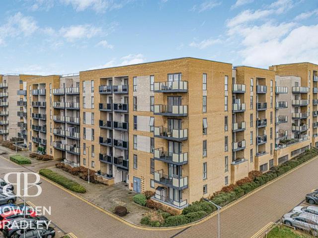 Flat for sale in London Borough of Barking and Dagenham, Greater London