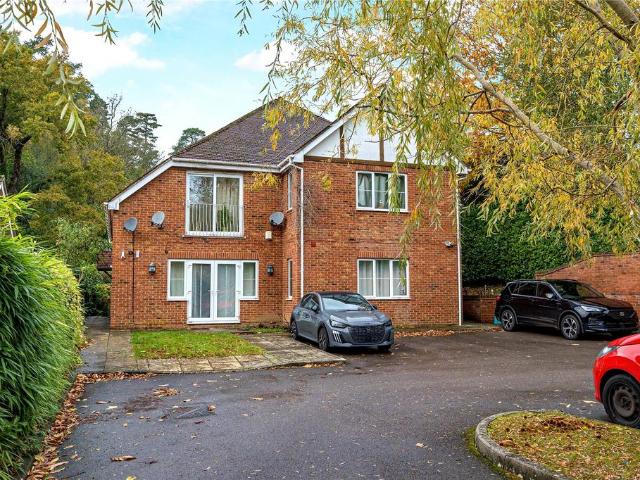 Flat for sale in Bolton Low Houses, Hampshire