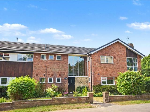 Flat for sale in West Park, West Yorkshire