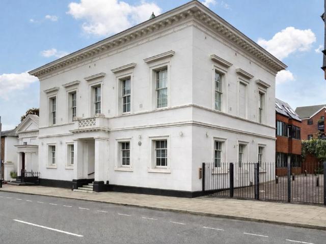 Flat for sale in King's Walden, Hertfordshire