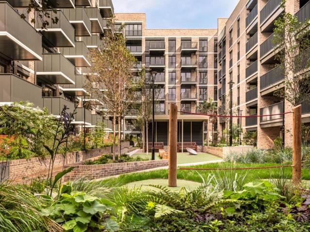 Flat for sale in Holborn, Greater London