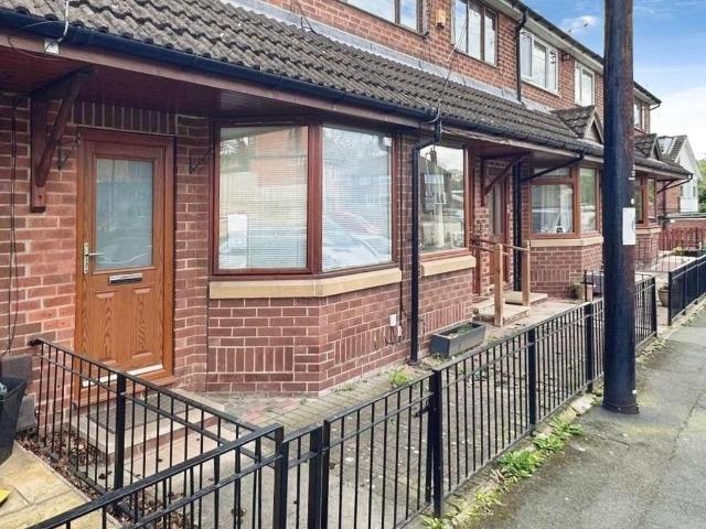 Flat for sale in Newall, Otley