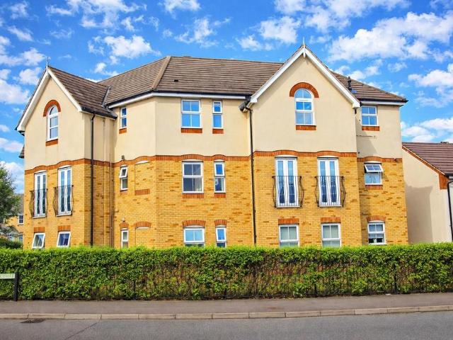 Flat for sale in Leighton-Linslade, Leighton Buzzard