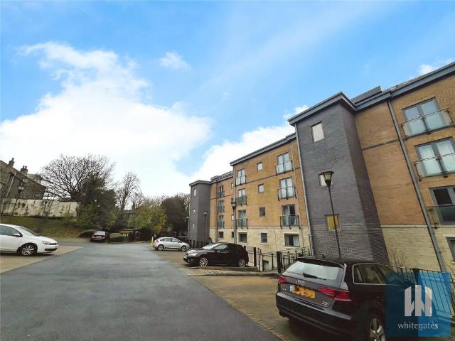 Flat for sale in Thornton Lodge, Huddersfield