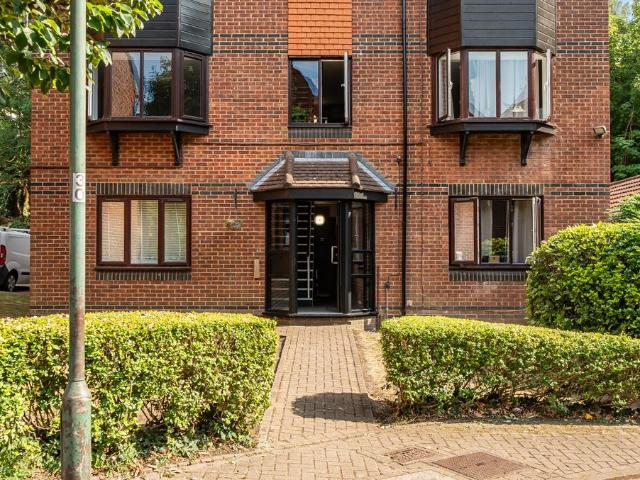 Flat for sale in Greater London