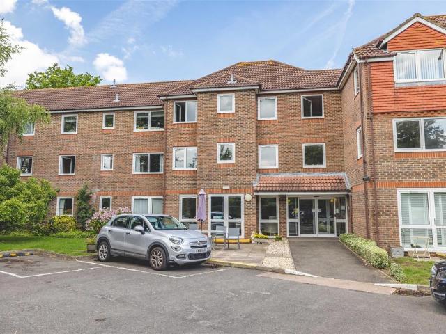 Flat for sale in Clewer Village, Windsor