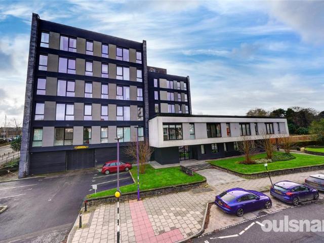 Flat for sale in Stirchley, West Midlands