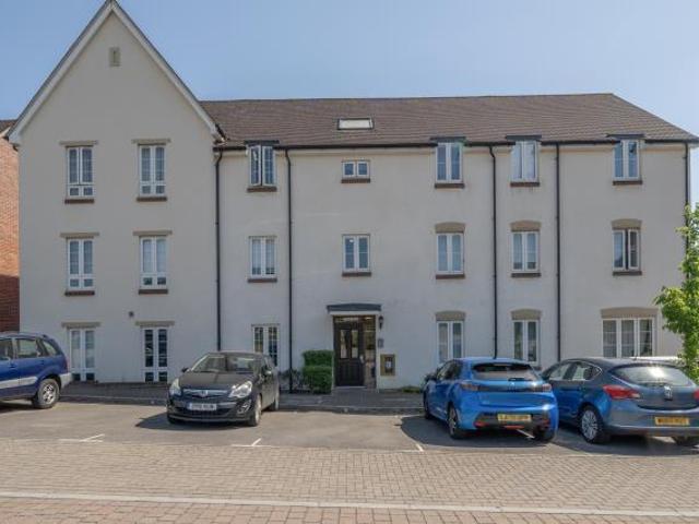 Flat for sale in Botley, Vale of White Horse
