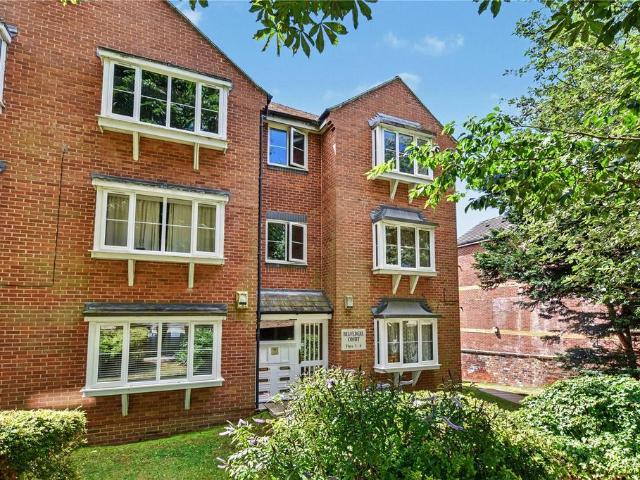 Flat for sale in Harehills, West Yorkshire