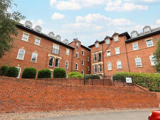 Flat for sale in Ripon, North Yorkshire
