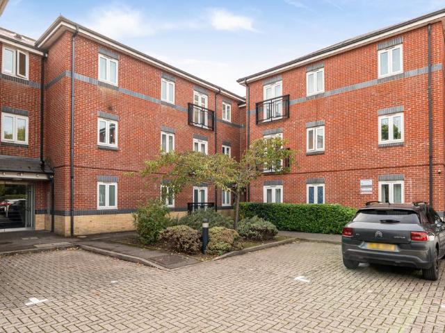 Flat for sale in Cowley, Oxford