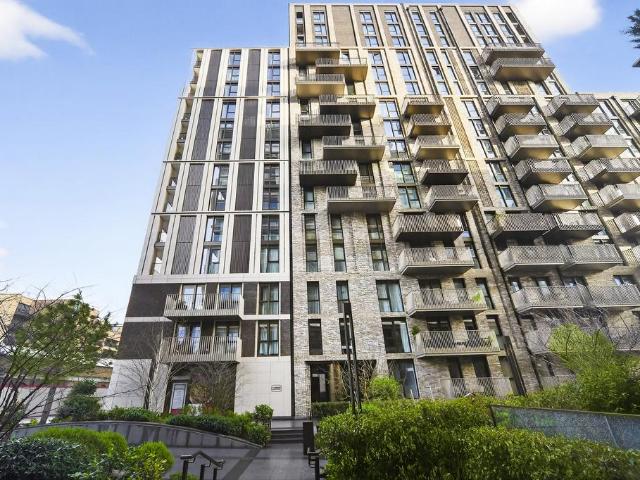 Flat for sale in St. George in the East, Wapping