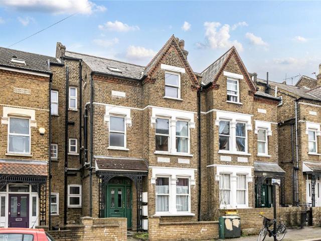 Flat for sale in West Norwood, Greater London