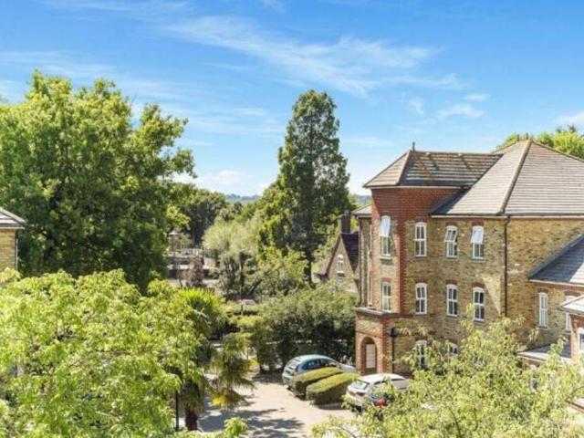 Flat for sale in London Borough of Lewisham, Greater London