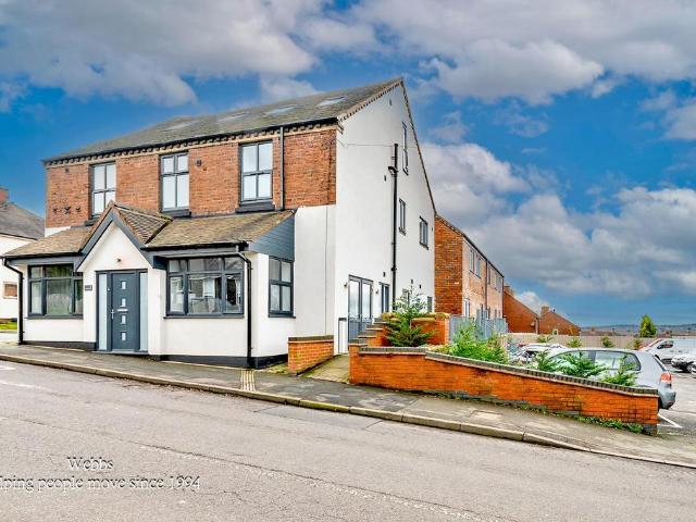 Flat for sale in Wimblebury, Chadsmoor
