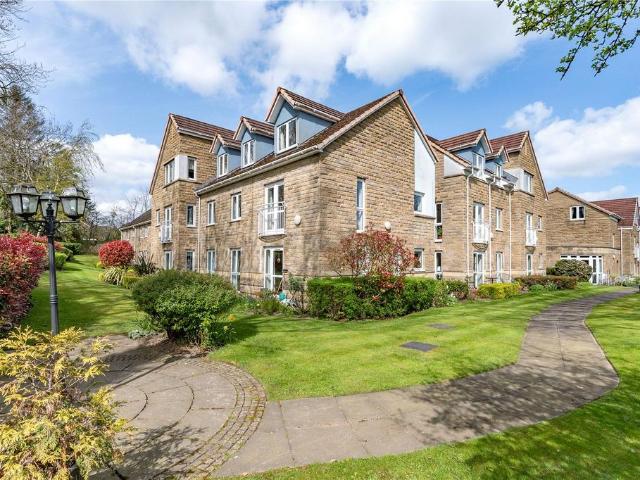 Flat for sale in Yeadon, West Yorkshire