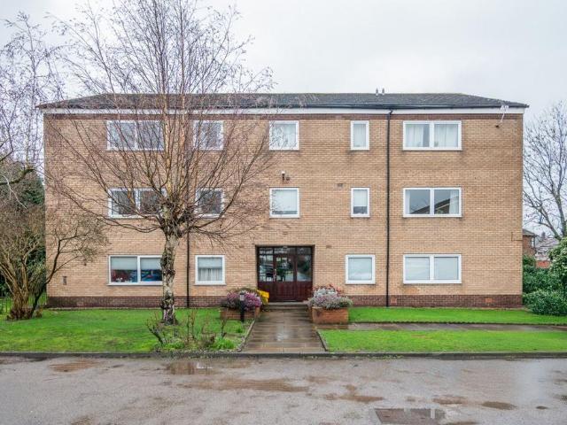 Flat for sale in Trafford Park, Greater Manchester
