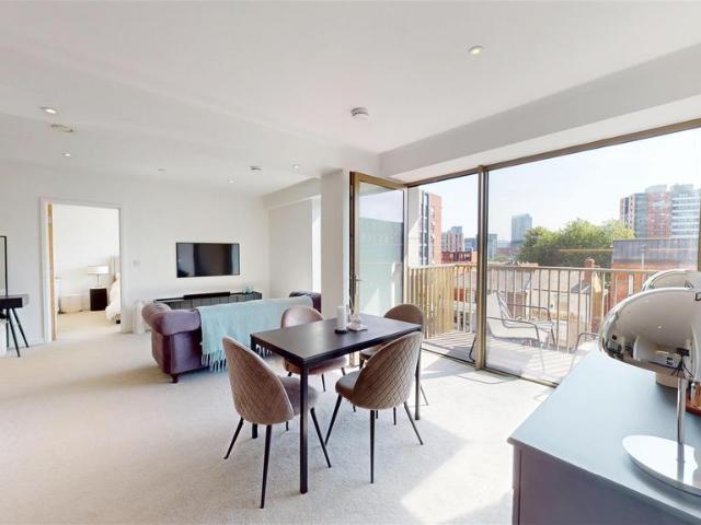 Flat for sale in Blackfriars, Salford