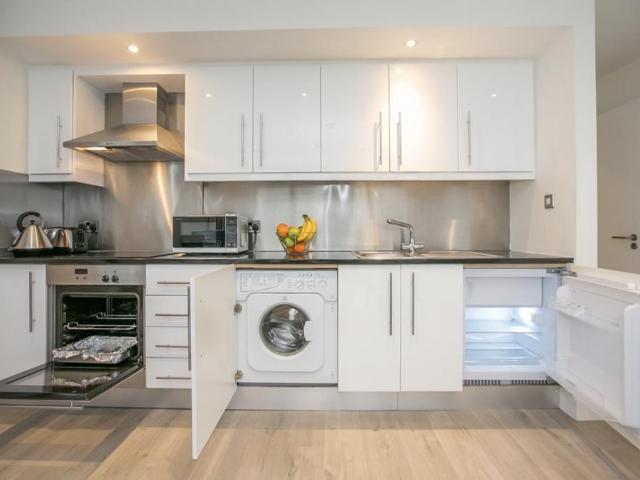 Flat for sale in Royal Borough of Kensington and Chelsea, Greater London