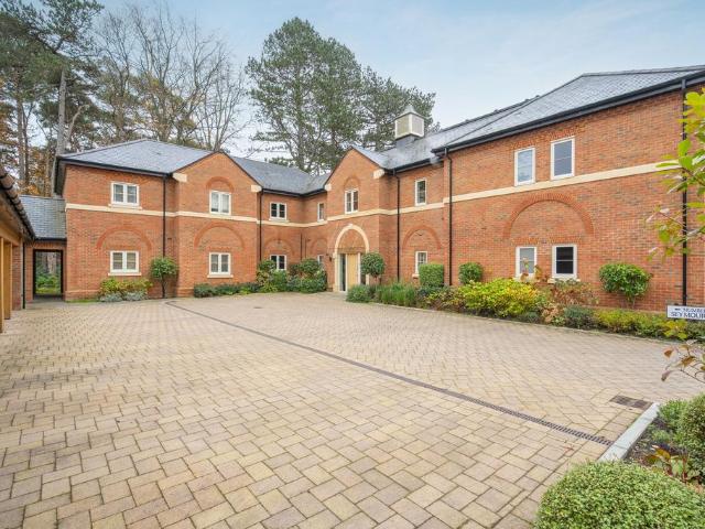 Flat for sale in The Brackens, Winkfield