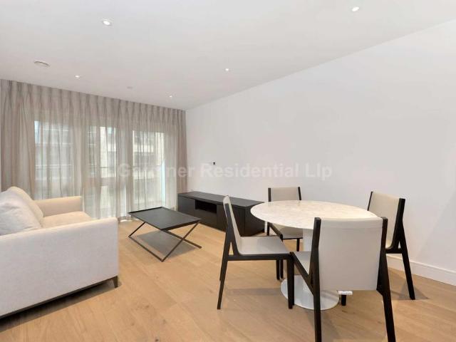 Flat for sale in London Borough of Ealing, Greater London