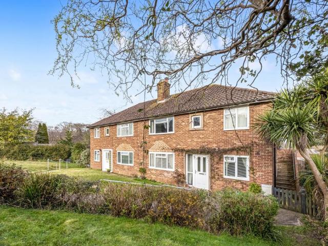Flat for sale in Arundel, Clapham