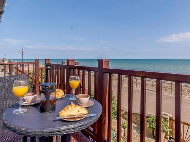 Flat for sale in Central, Heathlands