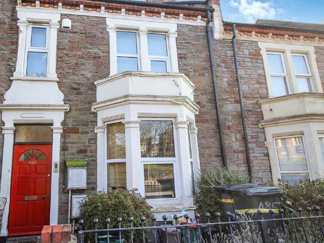 Flat for sale in Horfield, Feckenham