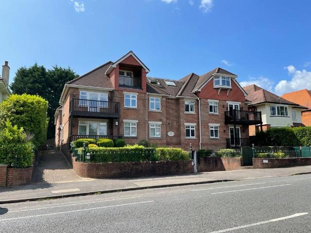Flat for sale in Penn Hill, Poole