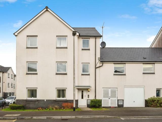 Flat for sale in Nangreaves, Wales