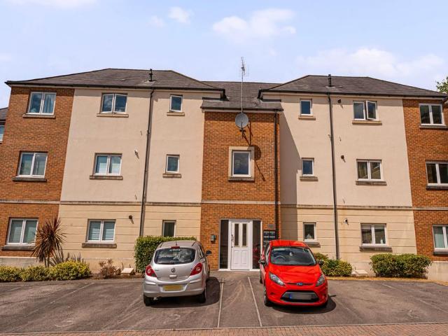 Flat for sale in Rogerstone, Wales