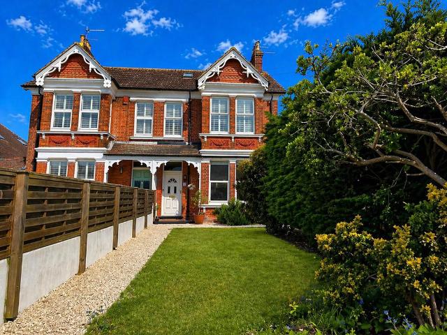 Flat for sale in Fishersgate, West Sussex
