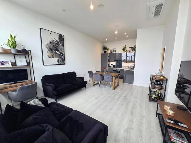 Flat for sale in Hayes Village, Greater London