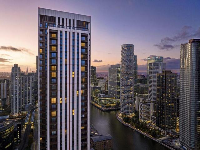 Flat for sale in Isle Of Dogs, Isle Of Man