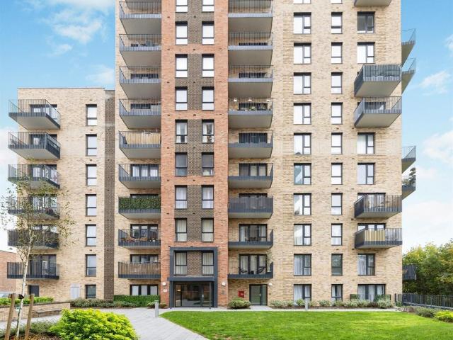 Flat for sale in Holywell Estate, North Watford