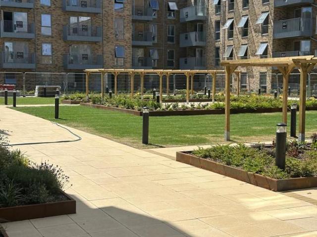 Flat for sale in Stone, Monks Orchard
