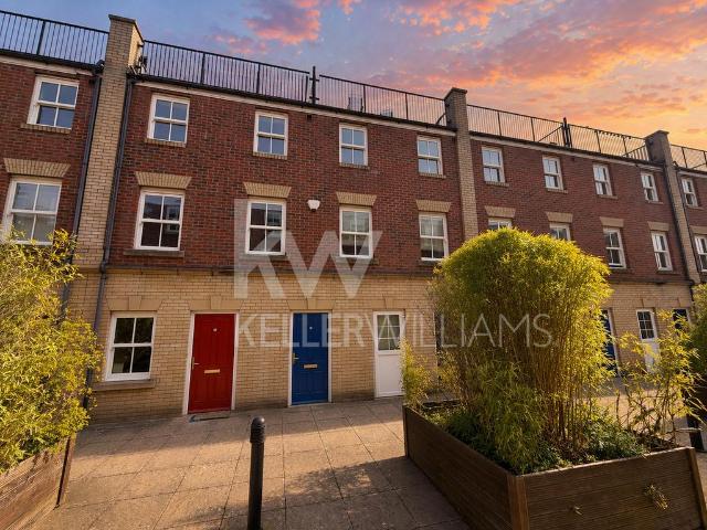 Flat for sale in Semilong, Northampton