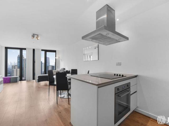 Flat for sale in Stratford Marsh, Greater London