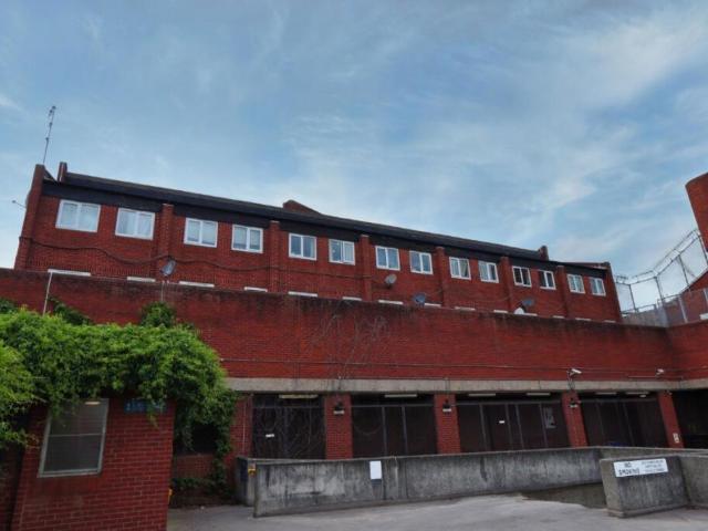 Flat for sale in Dagenham, Dagenham