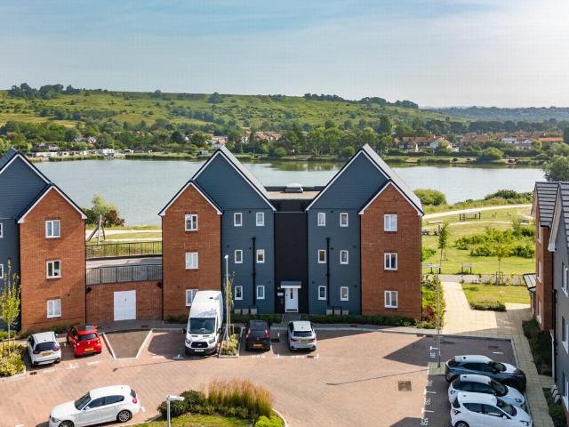 Flat for sale in Hythe, Folkestone